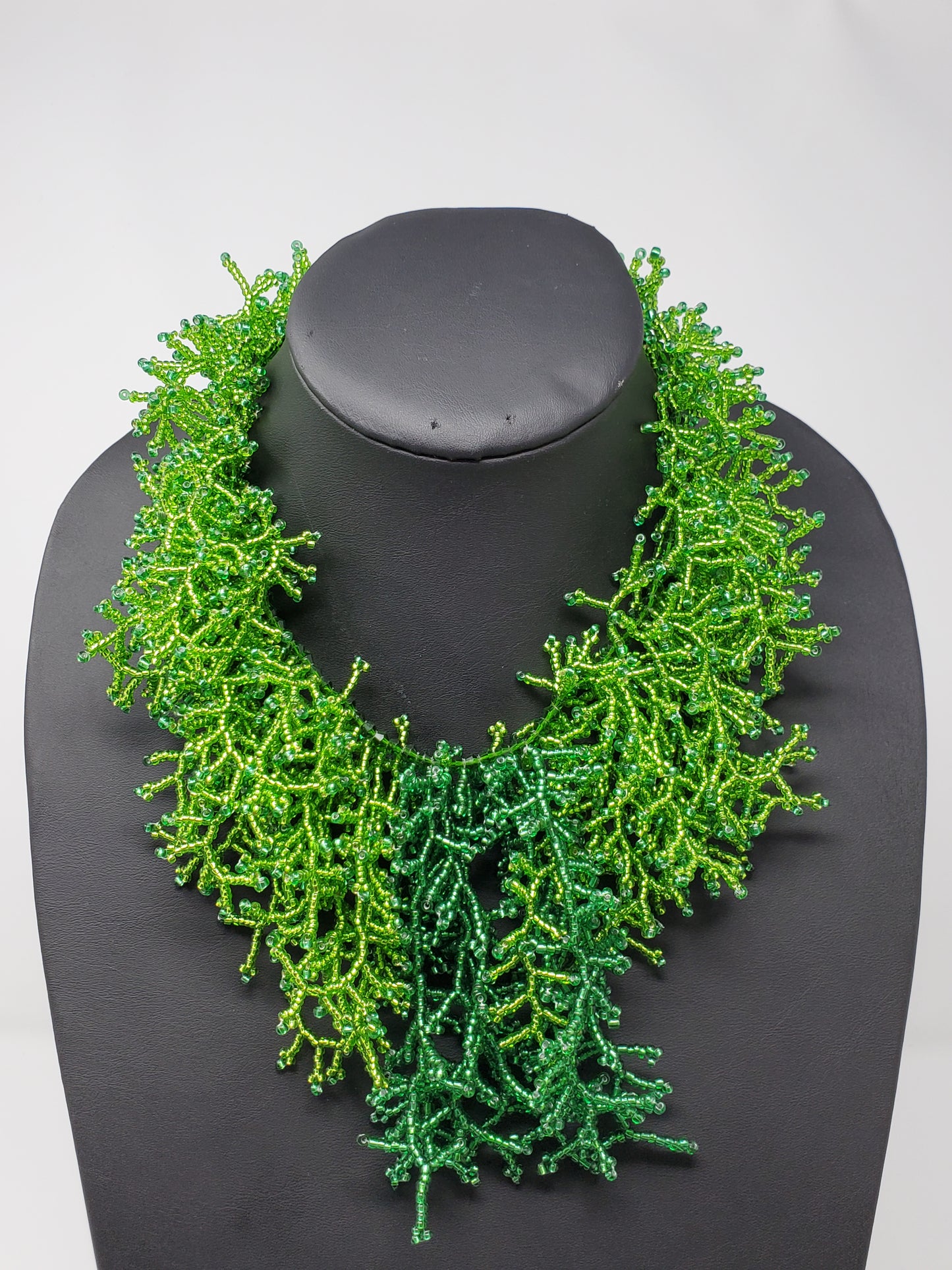Aniyah Glass bead Necklace