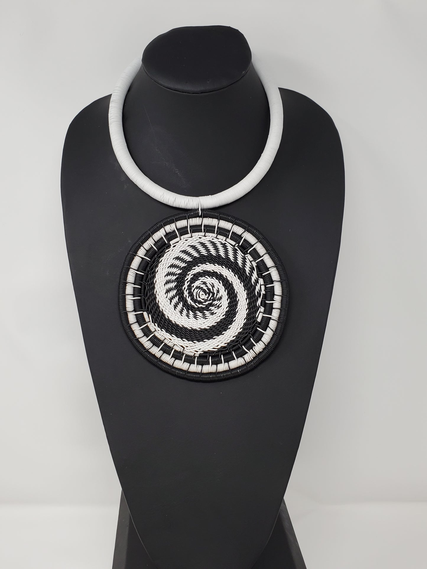 Fefezile Wire Necklaces