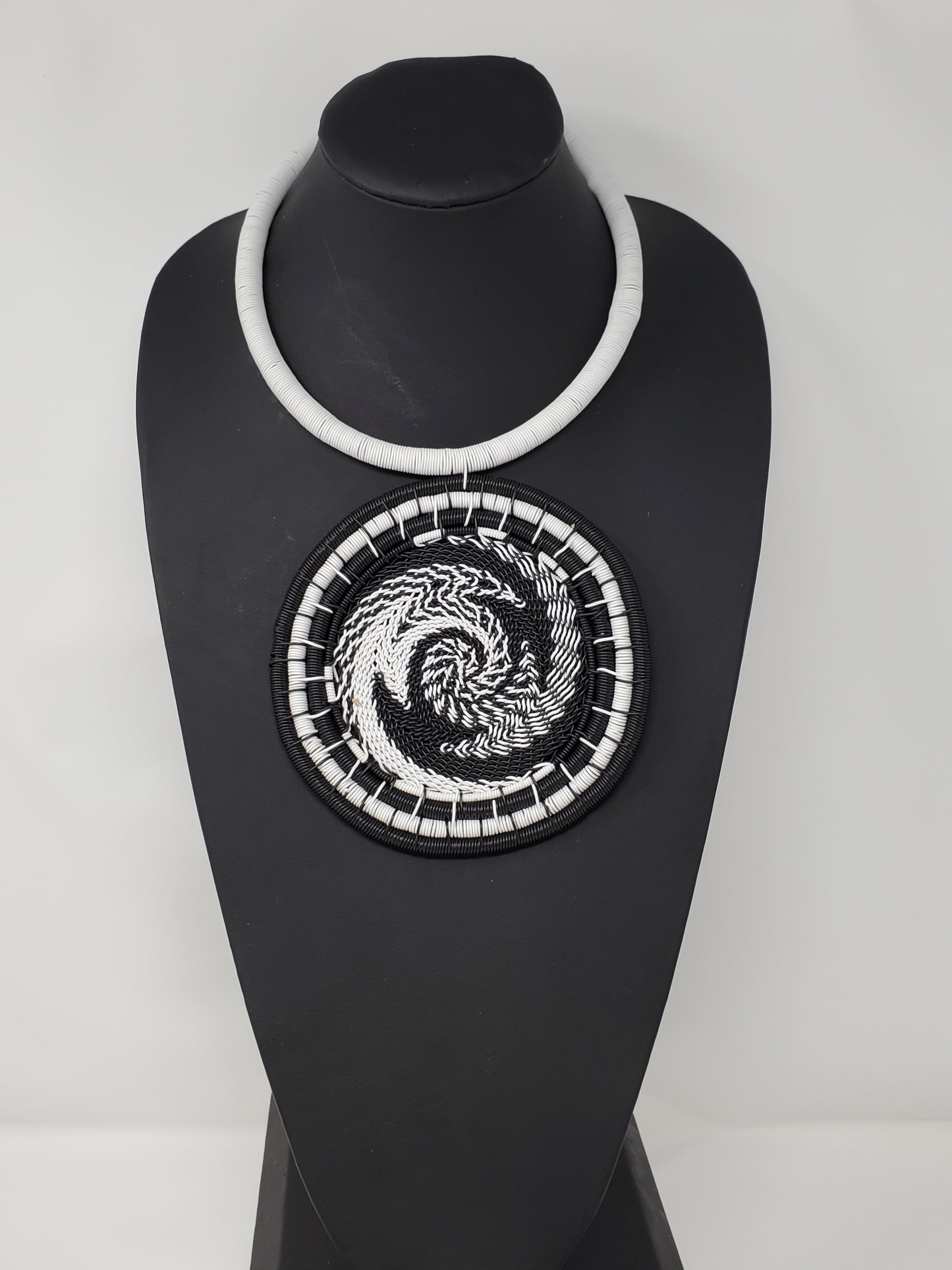 Fefezile Wire Necklaces