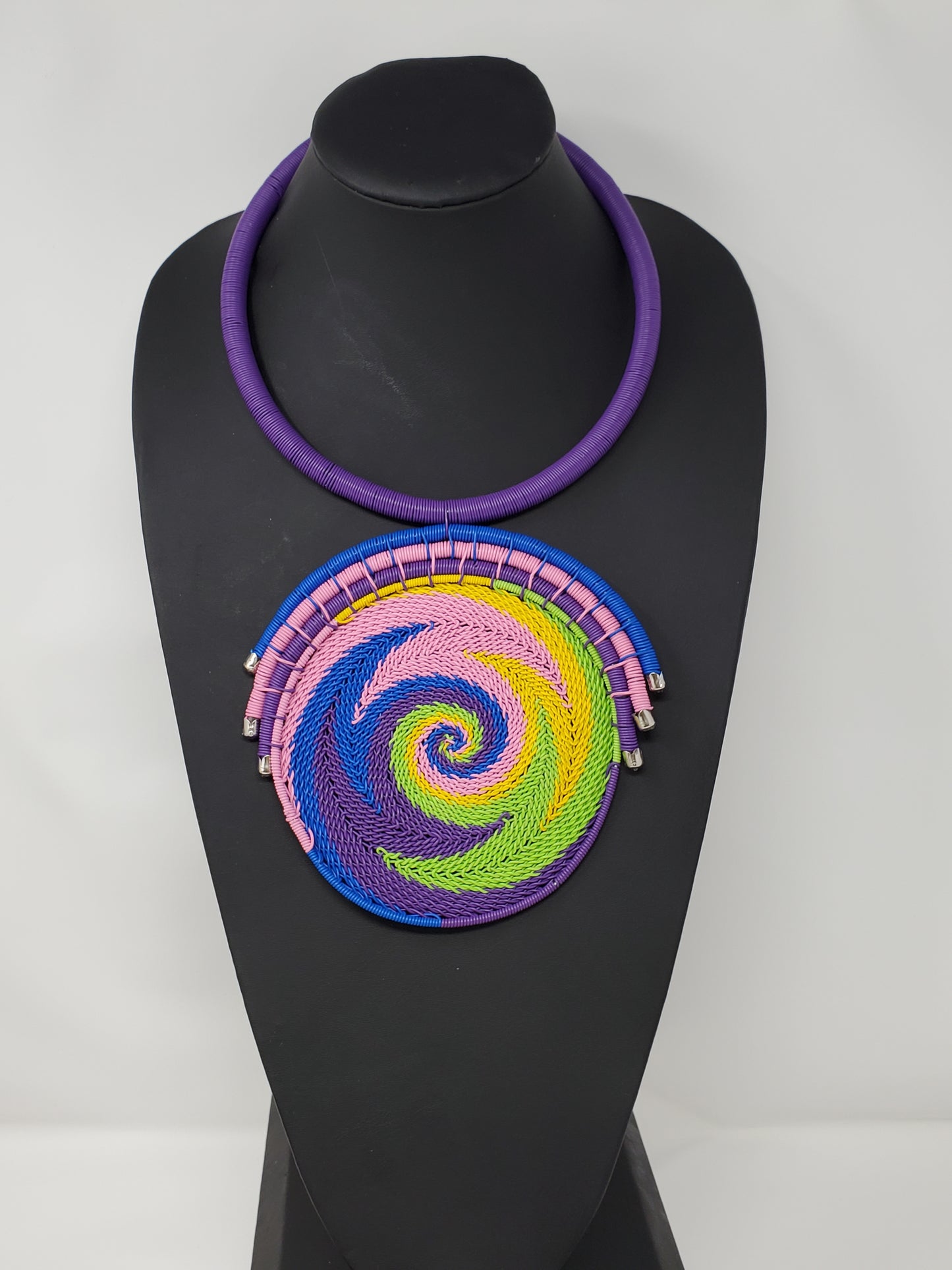 Lindleni Wire Necklaces