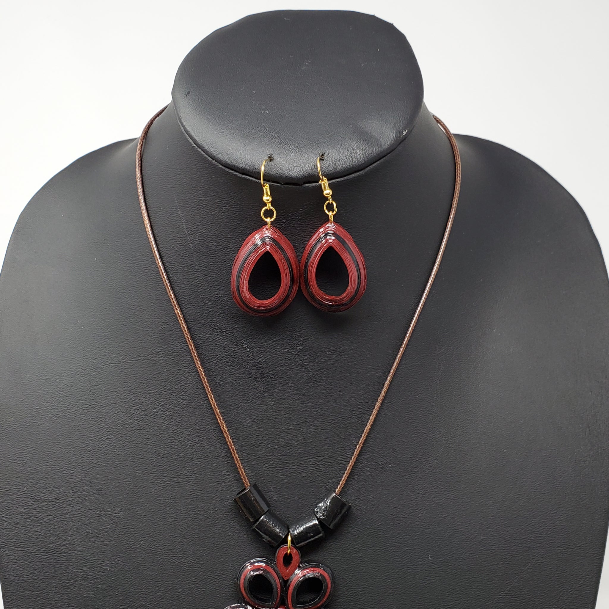 Tafara Paper made necklace set