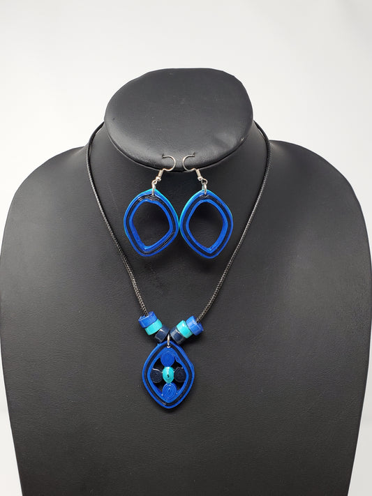 Tayana Paper Necklace Set
