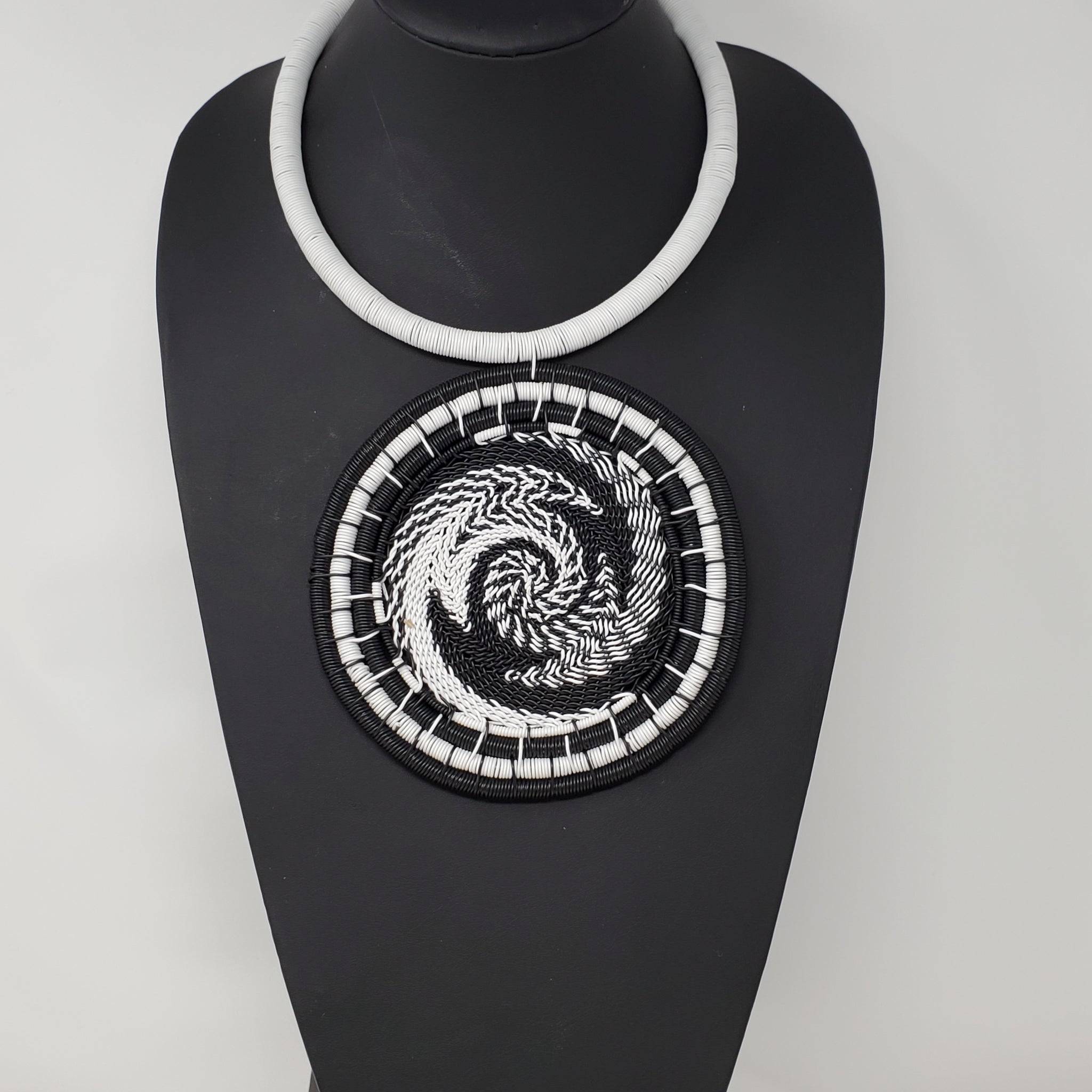 Fefezile Wire Necklaces