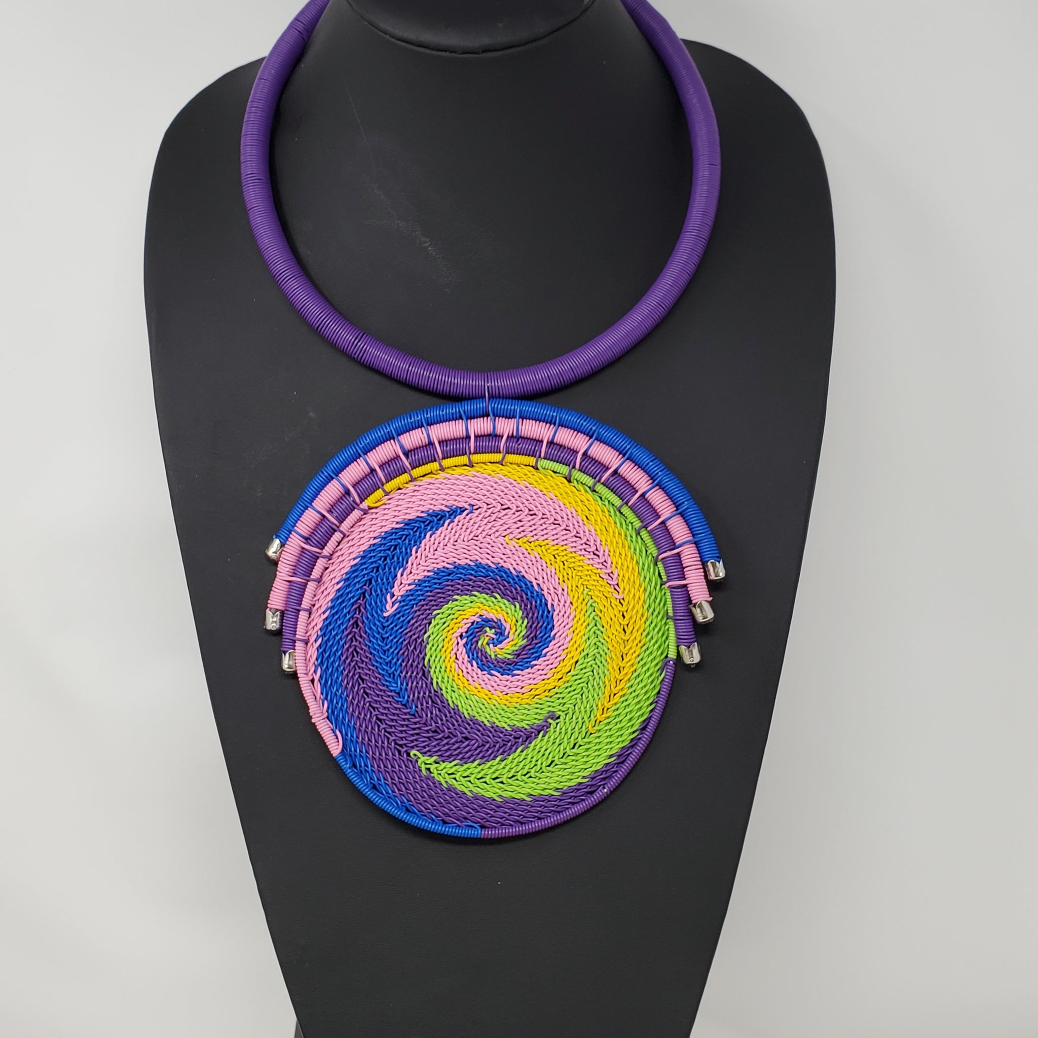 Lindleni Wire Necklaces